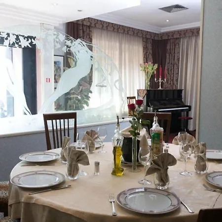Astor Vintage Hotel