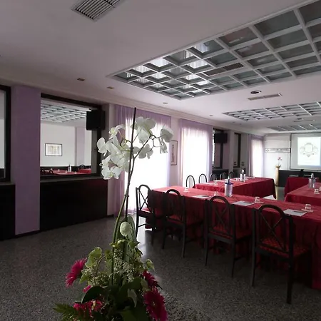 Astor Vintage Hotel